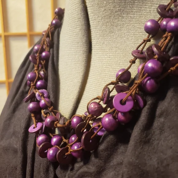 Wooden , Hand-knotted Purple Bead Necklace - Picture 2 of 4
